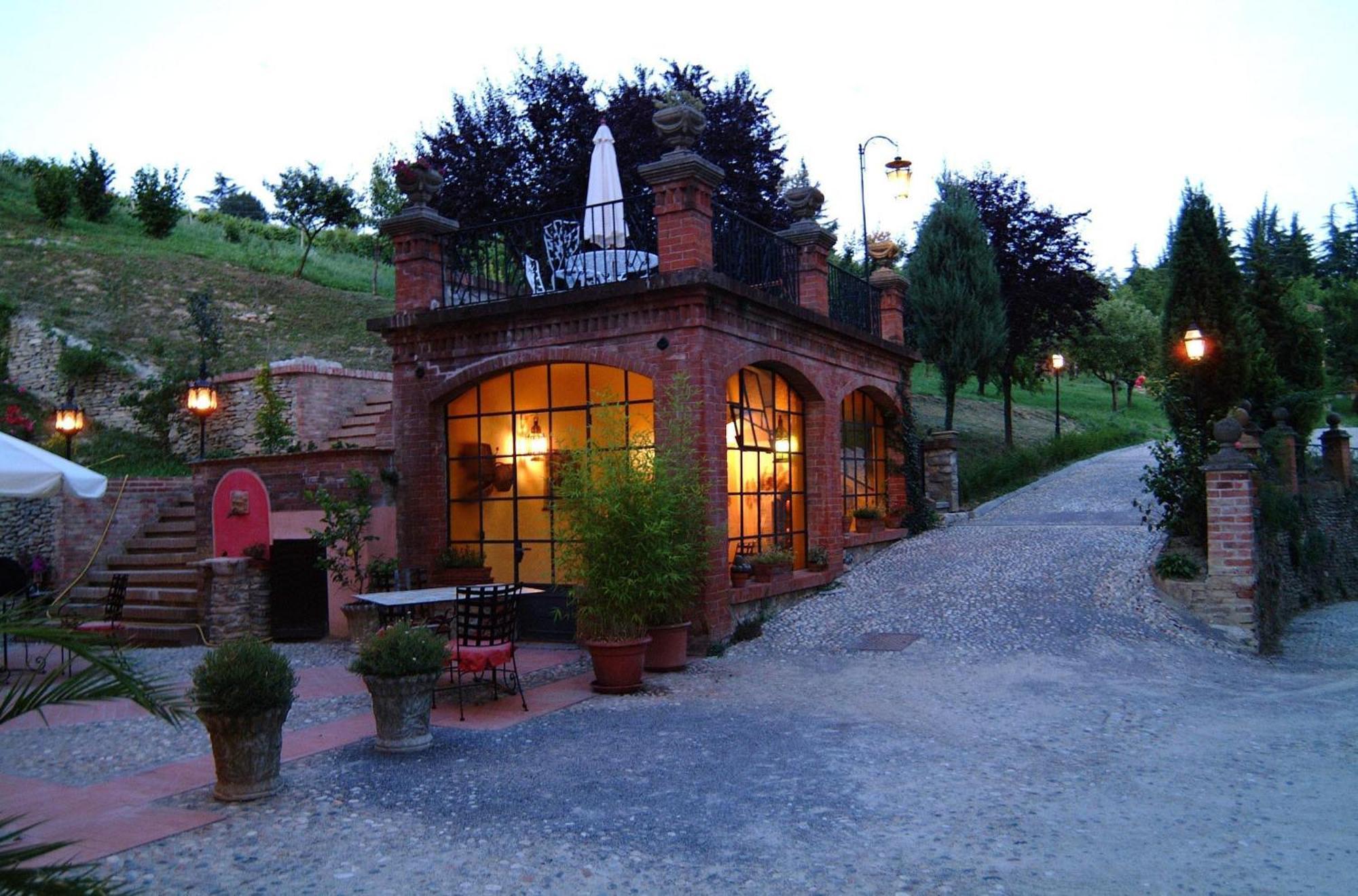 Villa La Favorita Alba  Luaran gambar