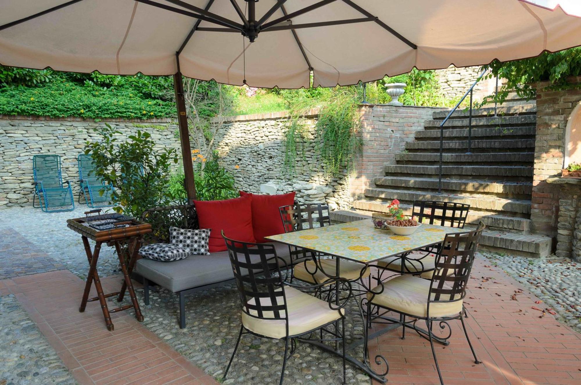 Villa La Favorita Alba  Luaran gambar