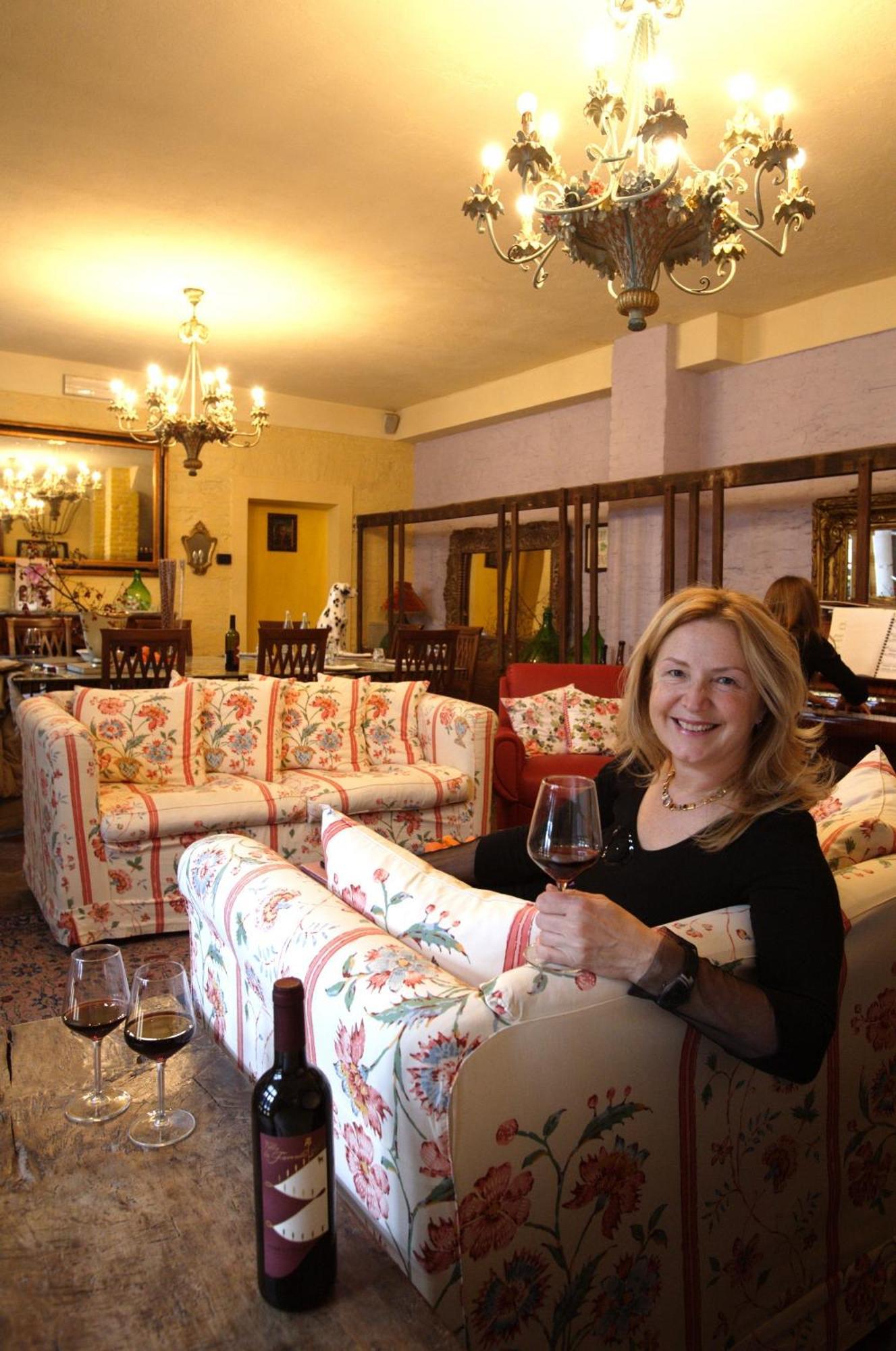 Villa La Favorita Alba  Luaran gambar
